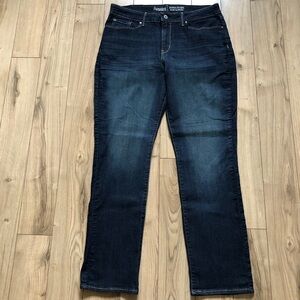 Women’s Signature by Levi Strauss Blue Modern Straight denim jeans size 33